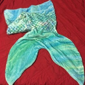 Comfy Tails Mermaid Tail Throw Blanket